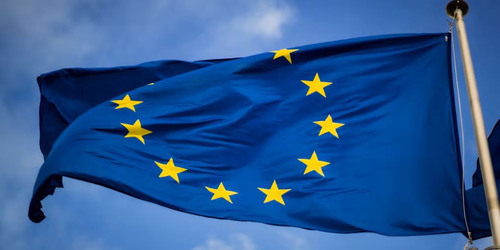 https://unsplash.com/photos/blue-and-yellow-star-flag-8Yw6tsB8tnc